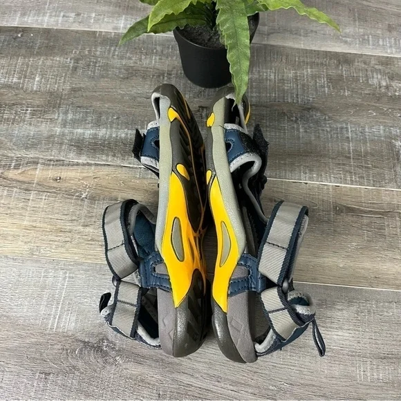 TEVA Velcro Water Sandal Closed Toe Blue Gray Youth Size 4 - Picture 6 of 15